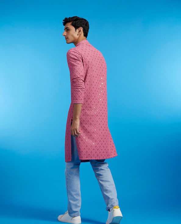 alt message - Diwas Men Dusty Pink Chikankari Kurta With Sequins image number 4