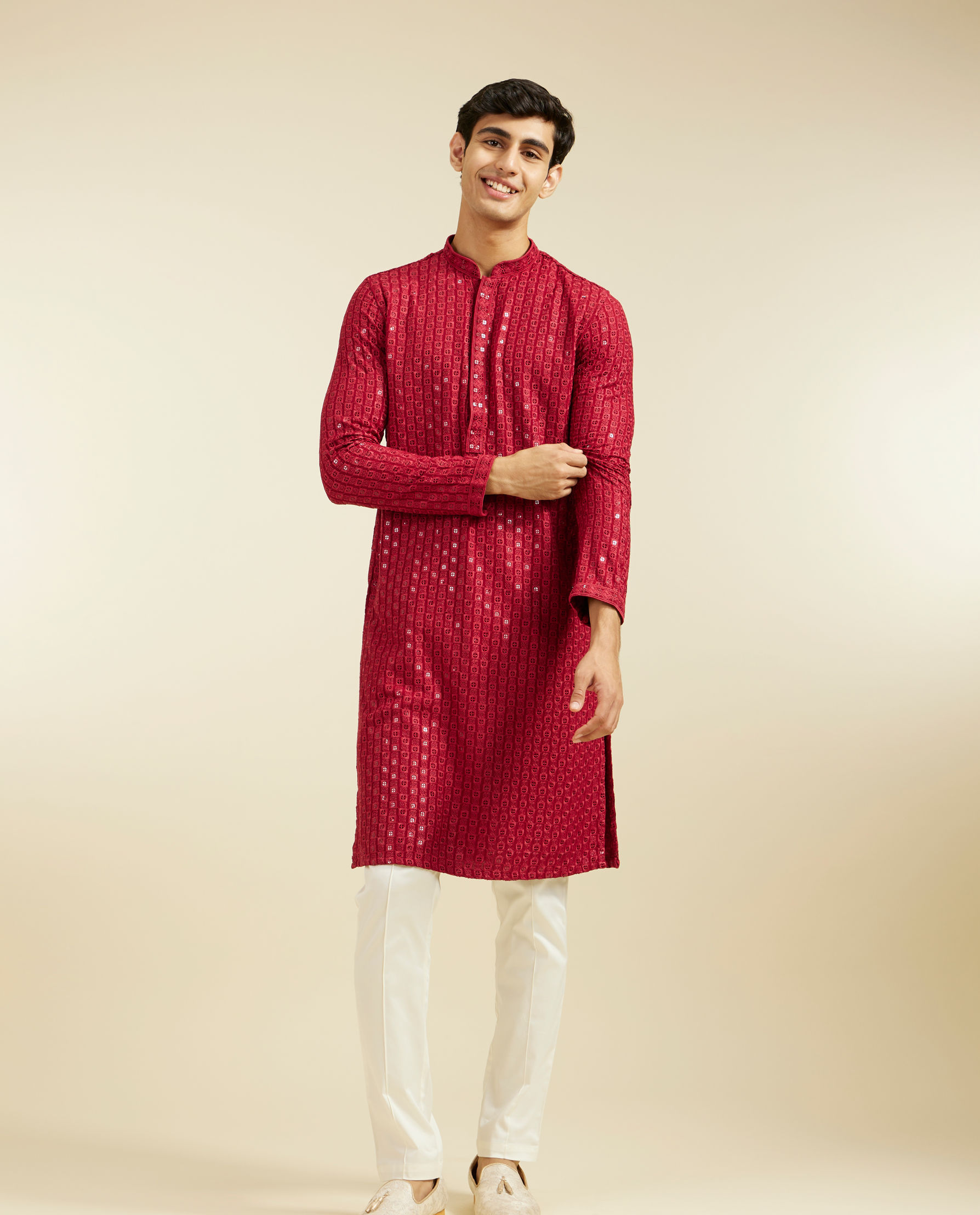 alt message - Diwas Men Maroon Red Chikankari Sequinned Kurta image number 2