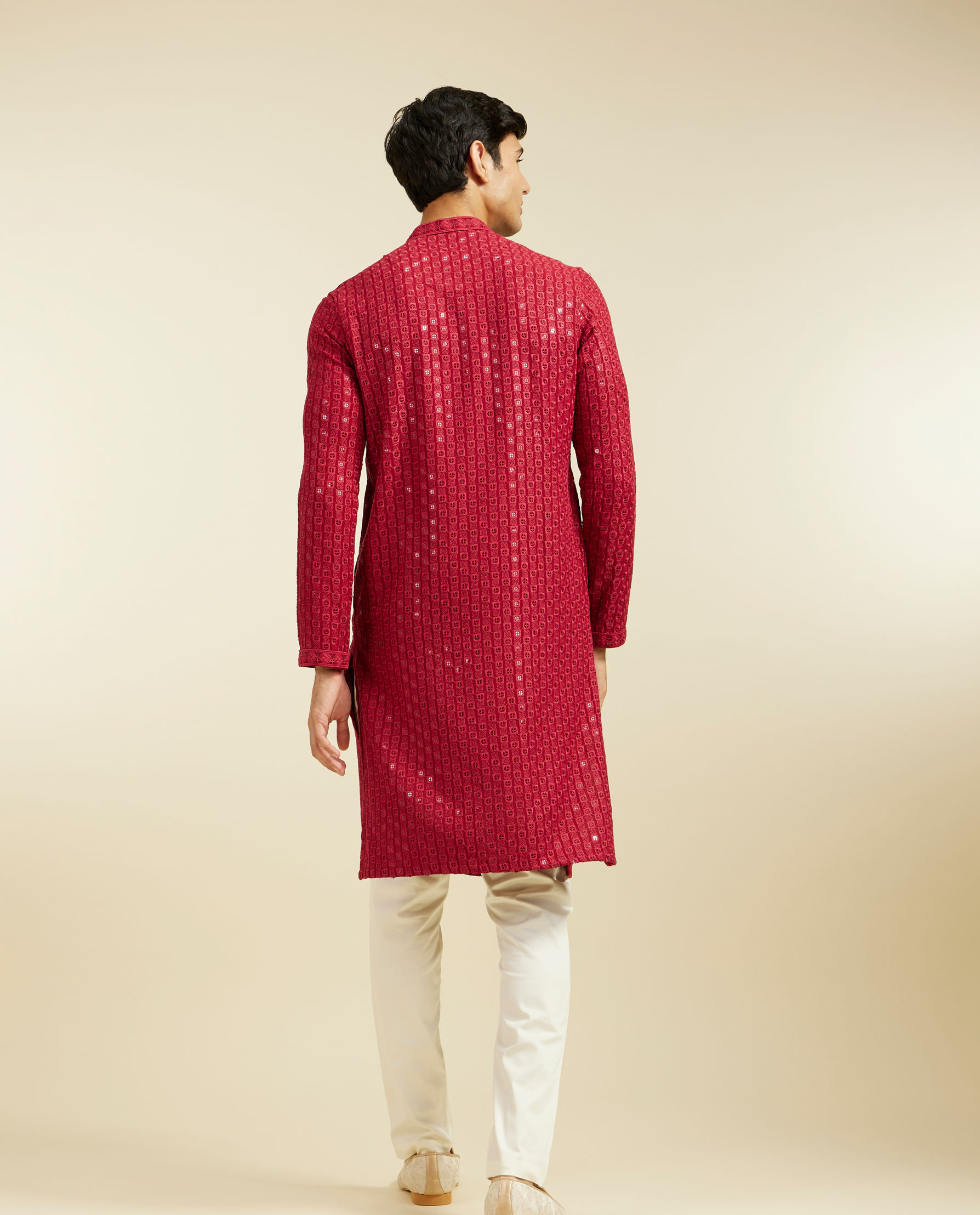 alt message - Diwas Men Maroon Red Chikankari Sequinned Kurta image number 4