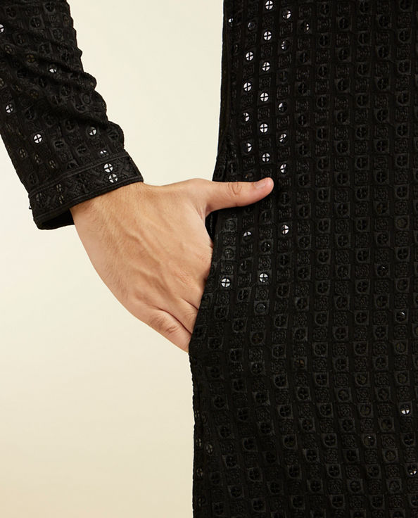 alt message - Diwas Men Ebony Black Chikankari Sequinned Kurta image number 3