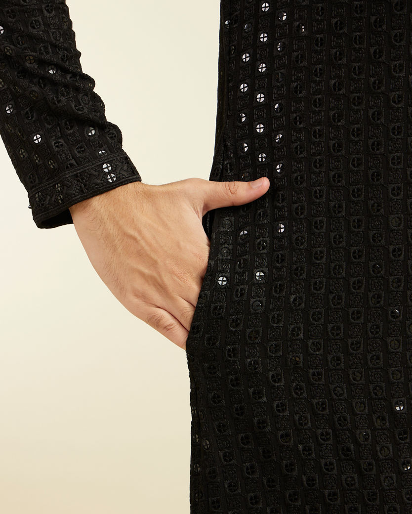 alt message - Diwas Men Ebony Black Chikankari Sequinned Kurta image number 3