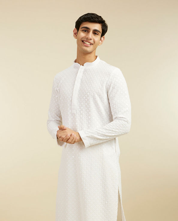 alt message - Diwas Men Warm White Chikankari Kurta with Sequin Work image number 0