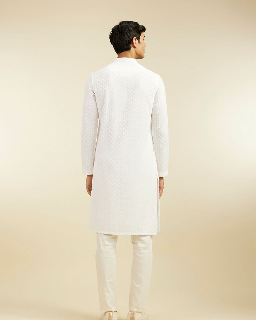 alt message - Diwas Men Warm White Chikankari Kurta with Sequin Work image number 4