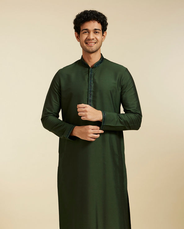 alt message - Diwas Men Bottle Green Plain Kurta with Embroidered Neck image number 0