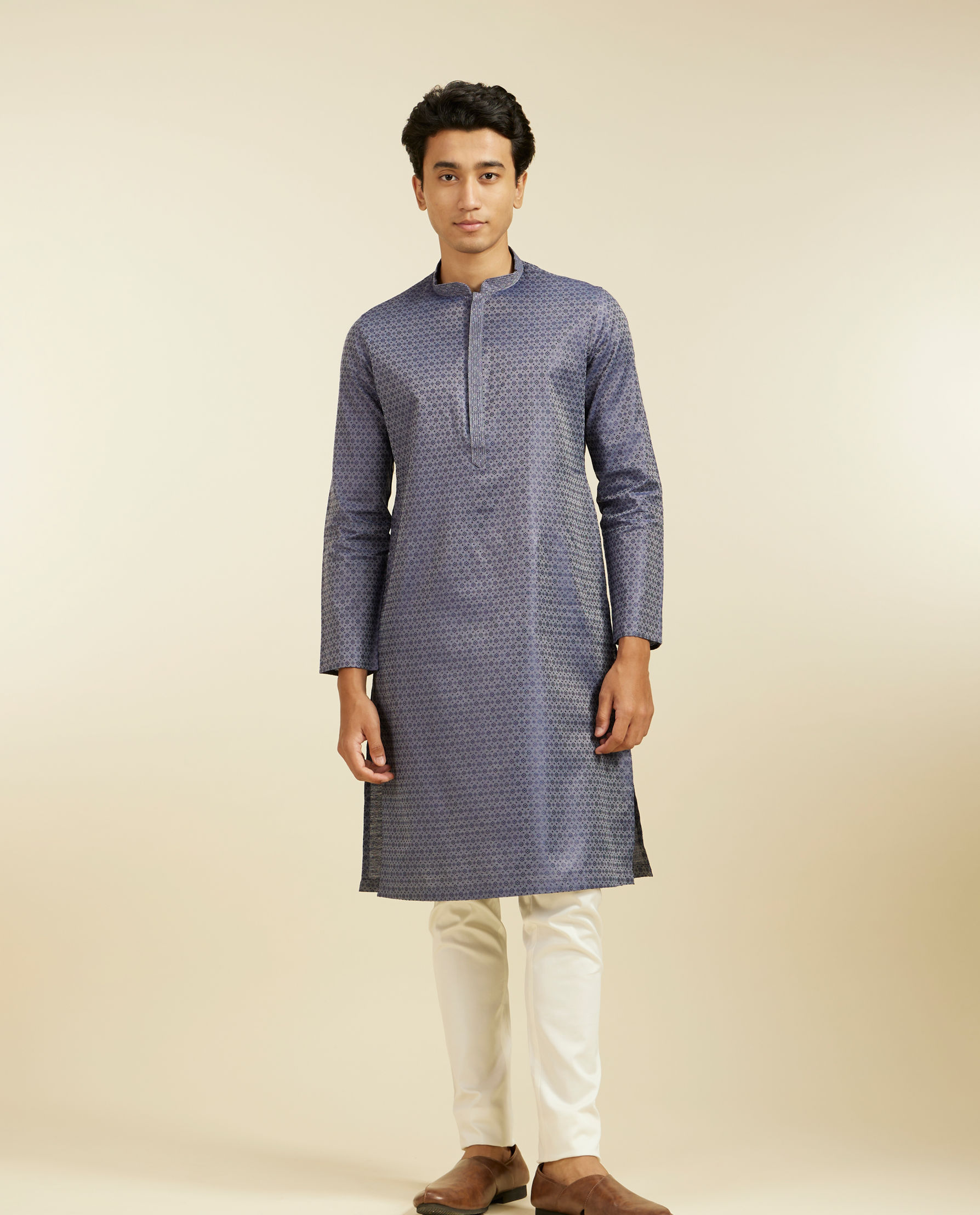 alt message - Diwas Men Oxford Blue Kurta with Circular Buta Motifs image number 2