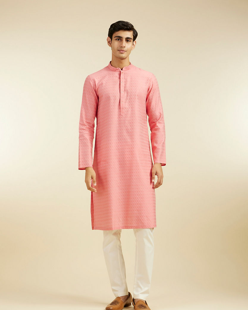 alt message - Diwas Men Coral Pink Jaal Patterned Kurta image number 2