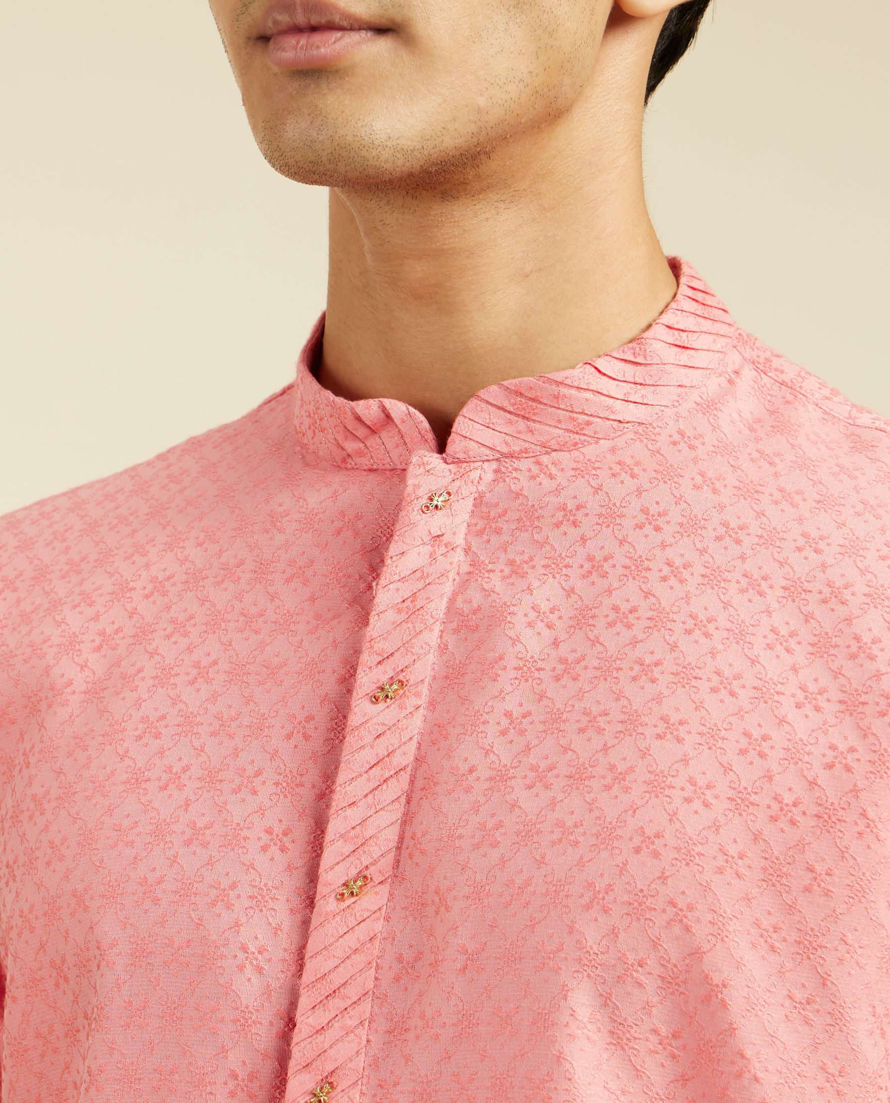 alt message - Diwas Men Coral Pink Jaal Patterned Kurta image number 1