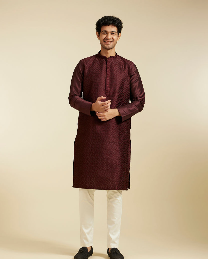 alt message - Diwas Men Wine Red Self Textured Kurta image number 2