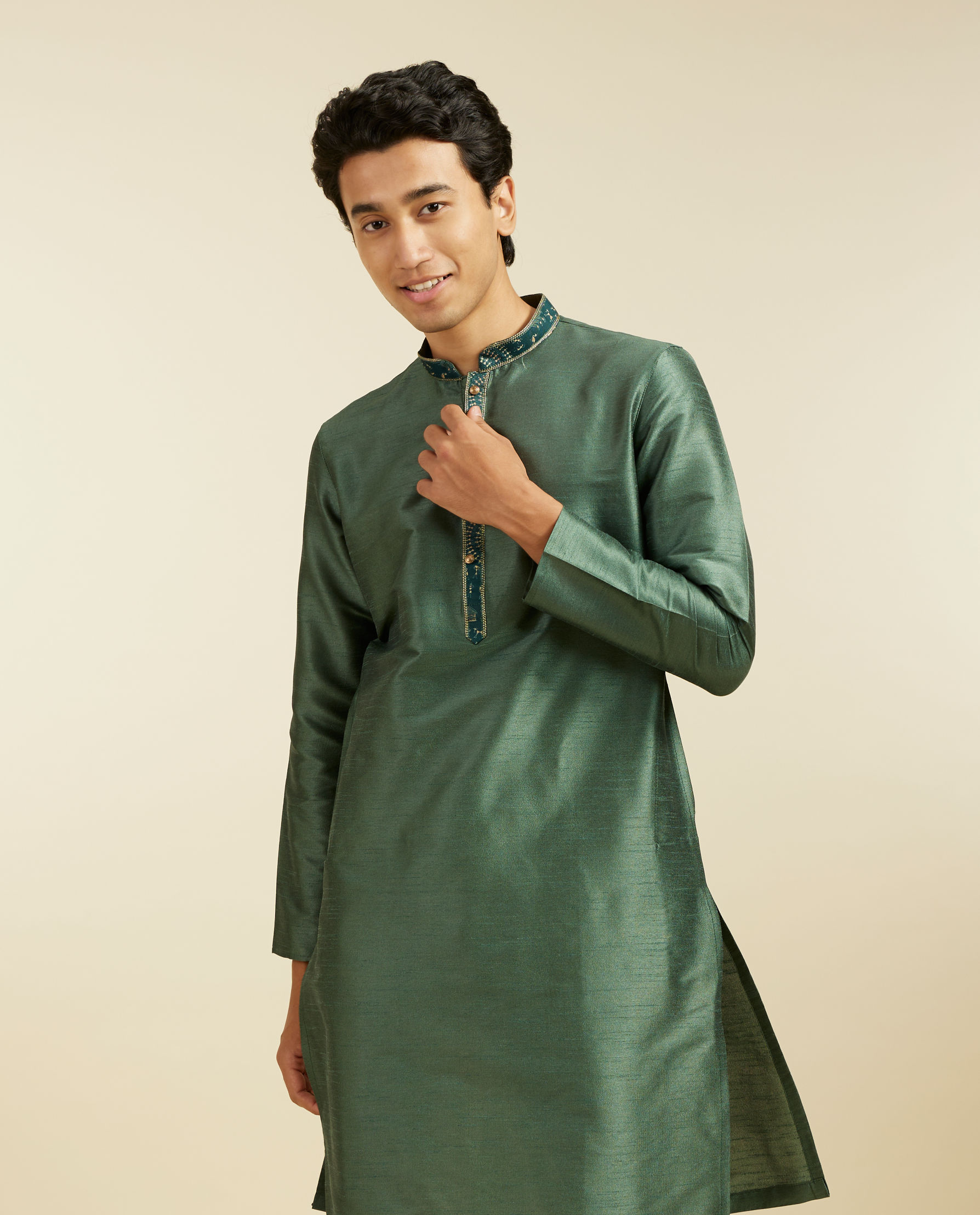 Diwas Men Bottle Green Plain Kurta with Embroidered Neckline