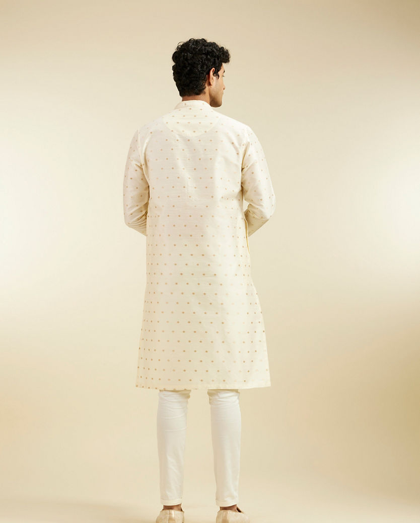 alt message - Diwas Men Cream White Kurta with Dotted Boond Pattern image number 4