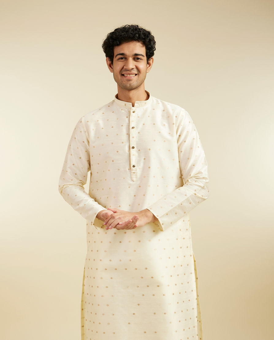 Diwas Men Cream White Kurta with Dotted Boond Pattern