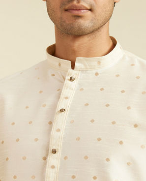 Diwas Men Cream White Kurta with Dotted Boond Pattern
