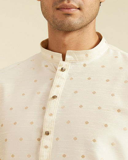 Diwas Men Cream White Kurta with Dotted Boond Pattern