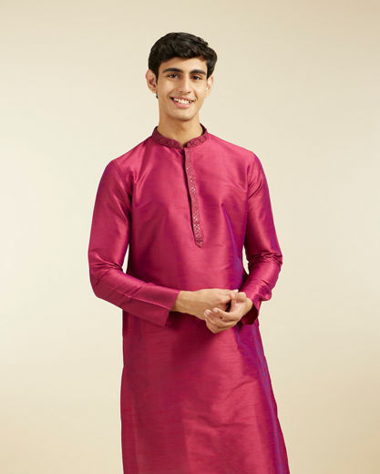 Diwas Men Rani Pink Plain Kurta With Sequinned Neckline