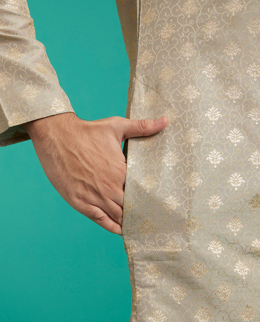 Diwas Men Pista Green Self Patterned Kurta with Fern Motifs