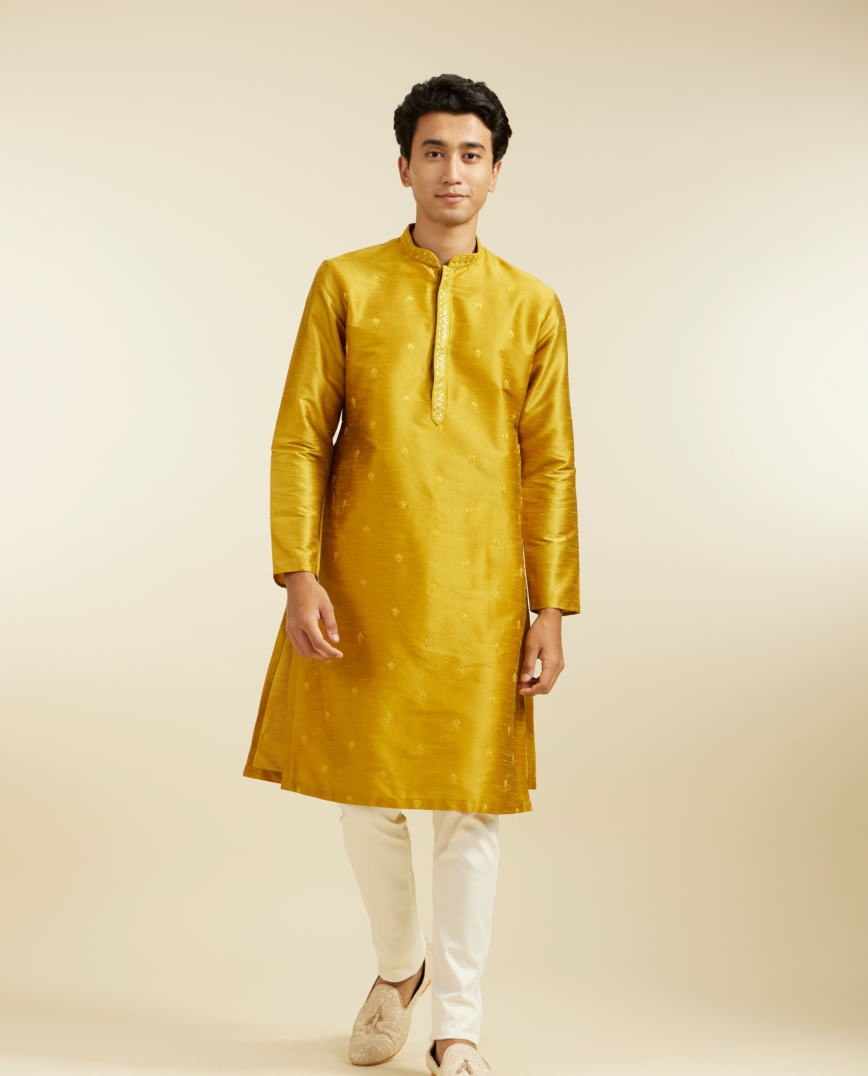 alt message - Diwas Men Mustard Yellow Buta Kurta with Mirror Work image number 2