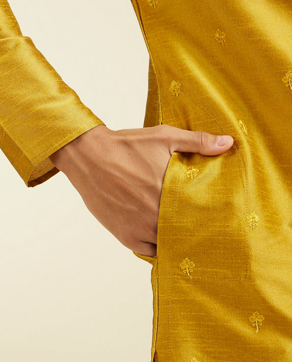 alt message - Diwas Men Mustard Yellow Buta Kurta with Mirror Work image number 3