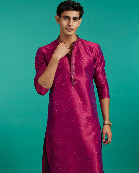 alt message - Diwas Men Rani Pink Grid Patterned Kurta with Sequin Work image number 0