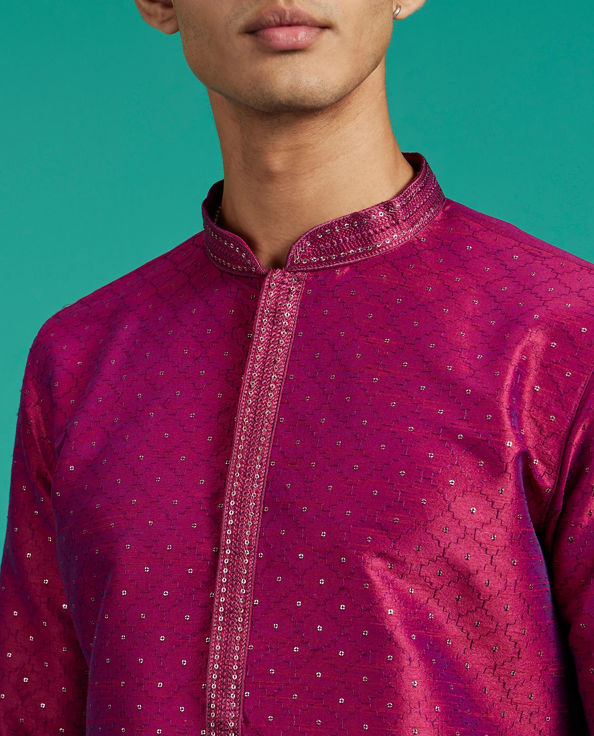 alt message - Diwas Men Rani Pink Grid Patterned Kurta with Sequin Work image number 1