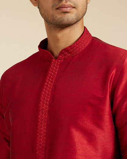 Diwas Men Maroon Red Plain Kurta With Embroidered Collar