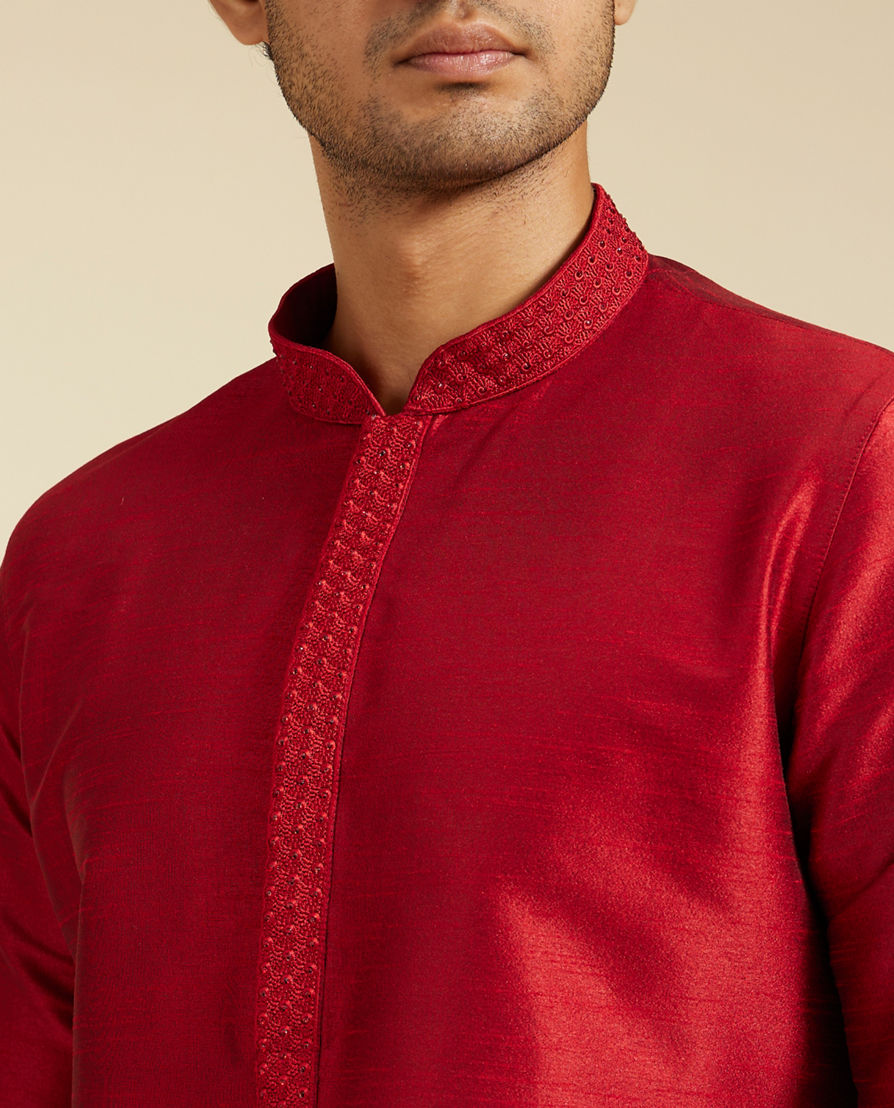 Diwas Men Maroon Red Plain Kurta With Embroidered Collar
