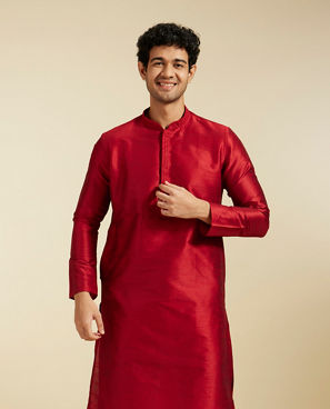 Diwas Men Maroon Red Plain Kurta With Embroidered Collar