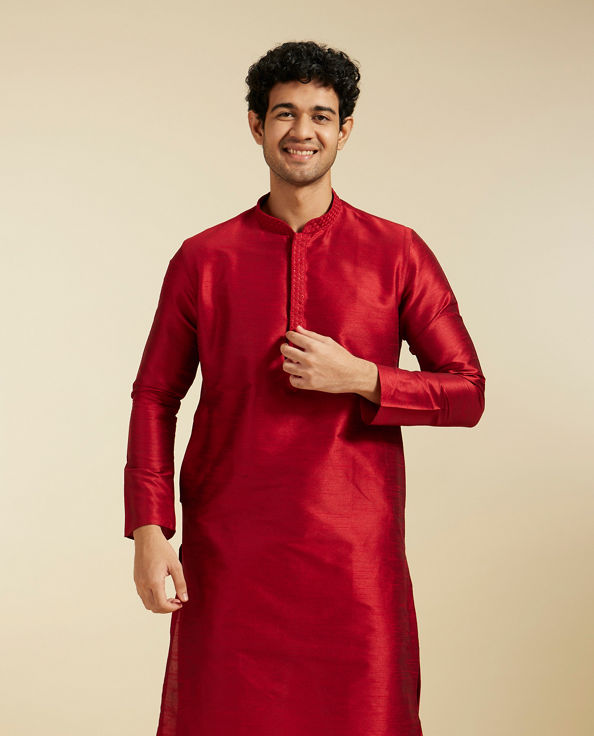 alt message - Diwas Men Maroon Red Plain Kurta With Embroidered Collar image number 0