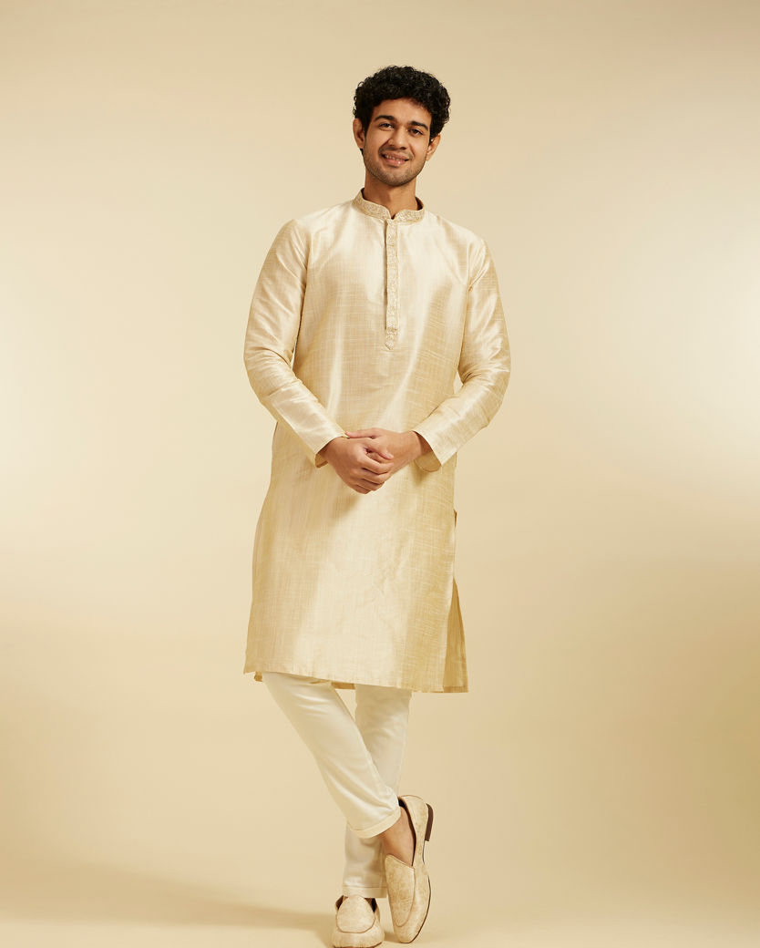 Diwas Men Pista Green Self Textured Kurta with Embroidered Placket