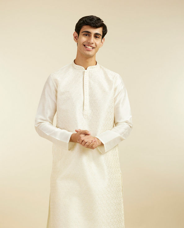 alt message - Diwas Men Warm White Self Textured Kurta image number 0