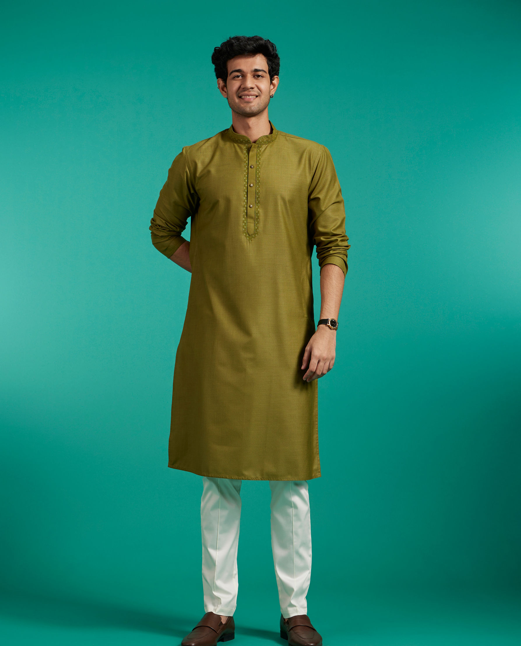 Diwas Men Olive Green Plain Kurta with Embroidered Neck