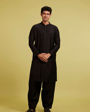 Diwas Men Midnight Black Self Patterned Kurta with Striped Collar