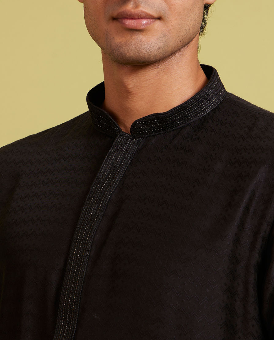 Diwas Men Midnight Black Self Patterned Kurta with Striped Collar