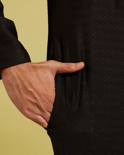 Diwas Men Midnight Black Self Patterned Kurta with Striped Collar