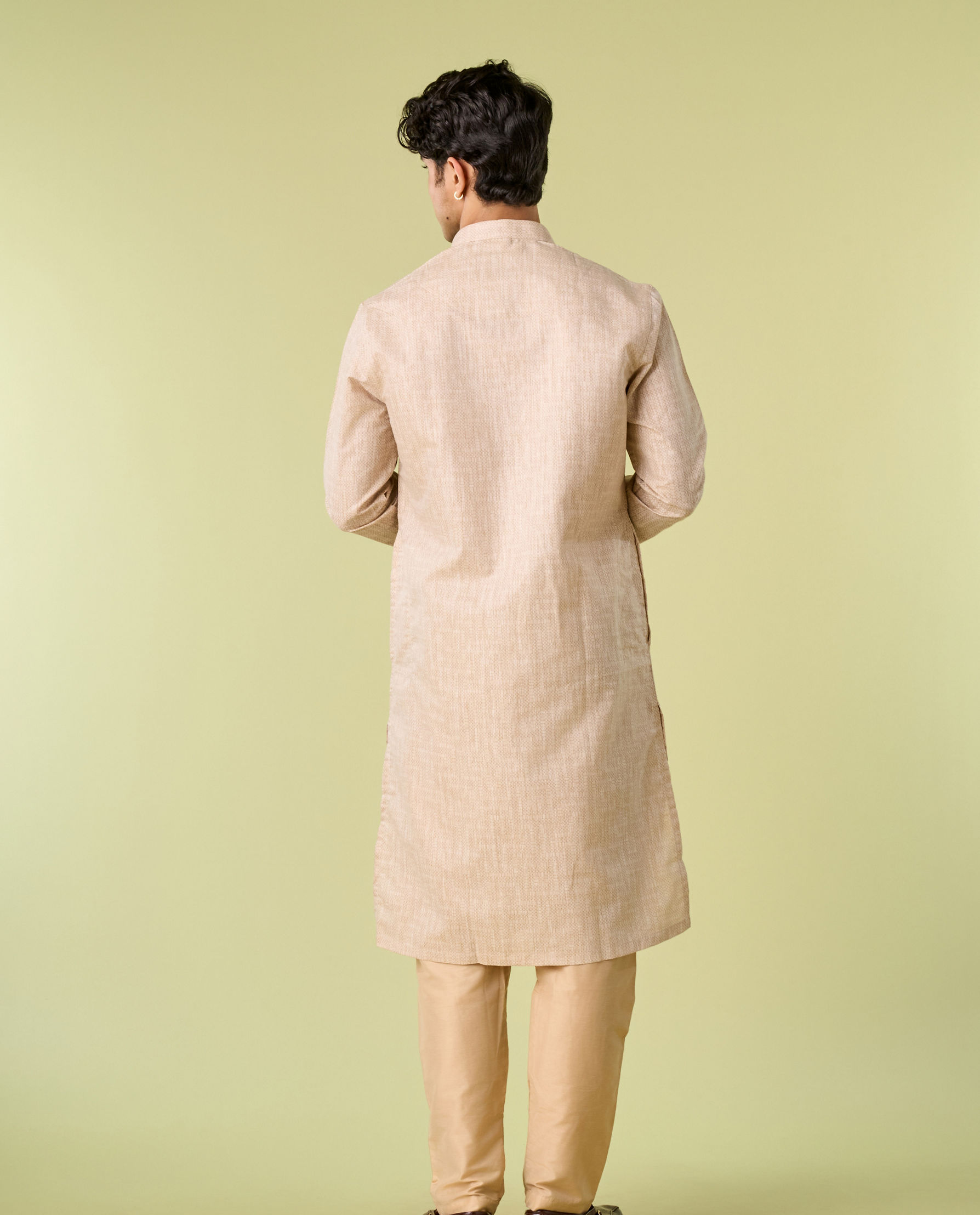 Diwas Men Beige Blended Cotton Kurta
