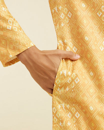 Diwas Men Mustard Yellow Kaleidoscopic Square Printed Kurta