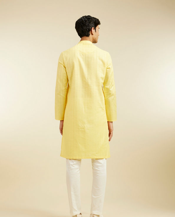 alt message - Diwas Men Corn Yellow Linear Patterned Kurta image number 4