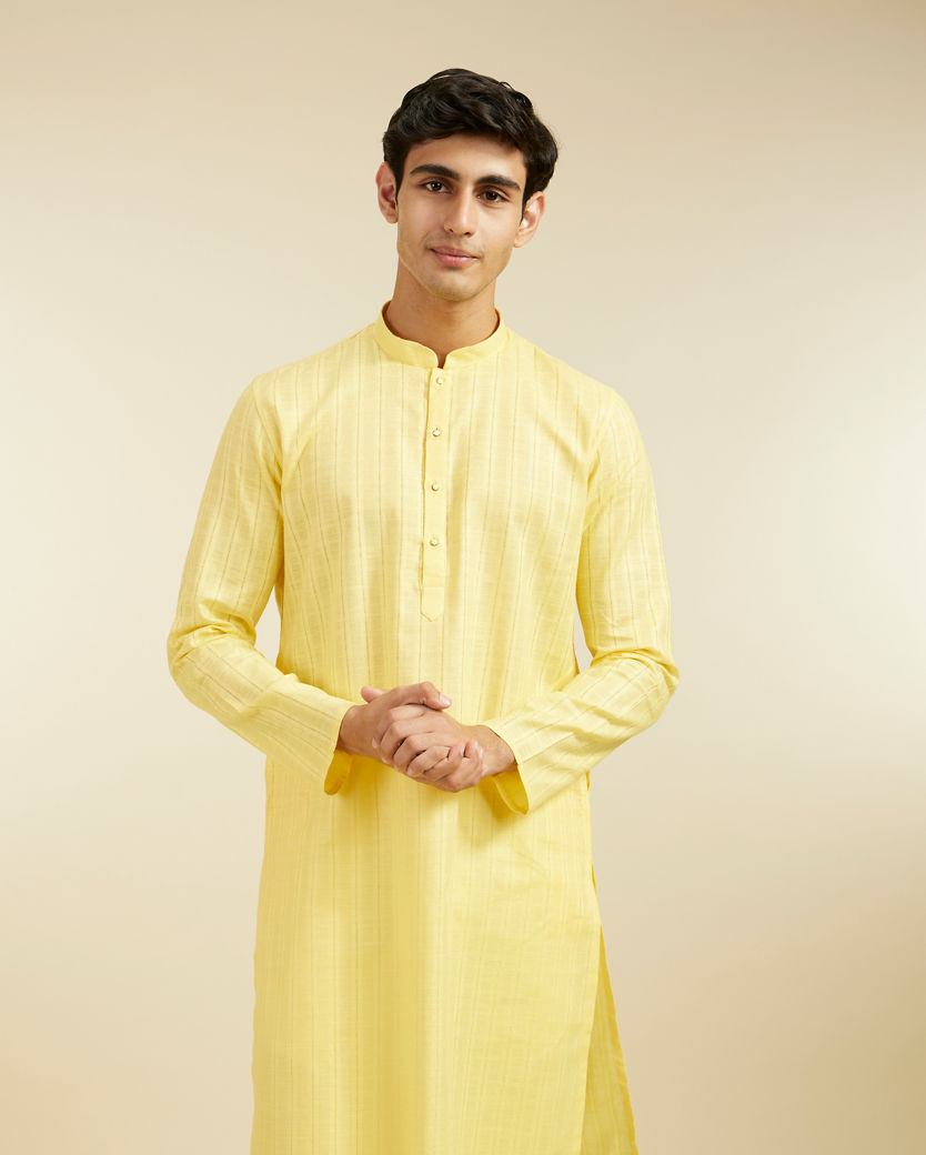 alt message - Diwas Men Corn Yellow Linear Patterned Kurta image number 0