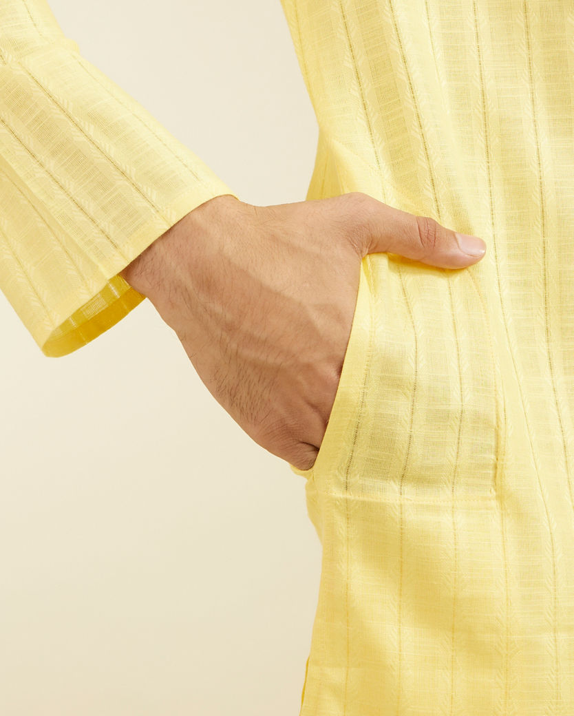 Diwas Men Corn Yellow Linear Patterned Kurta