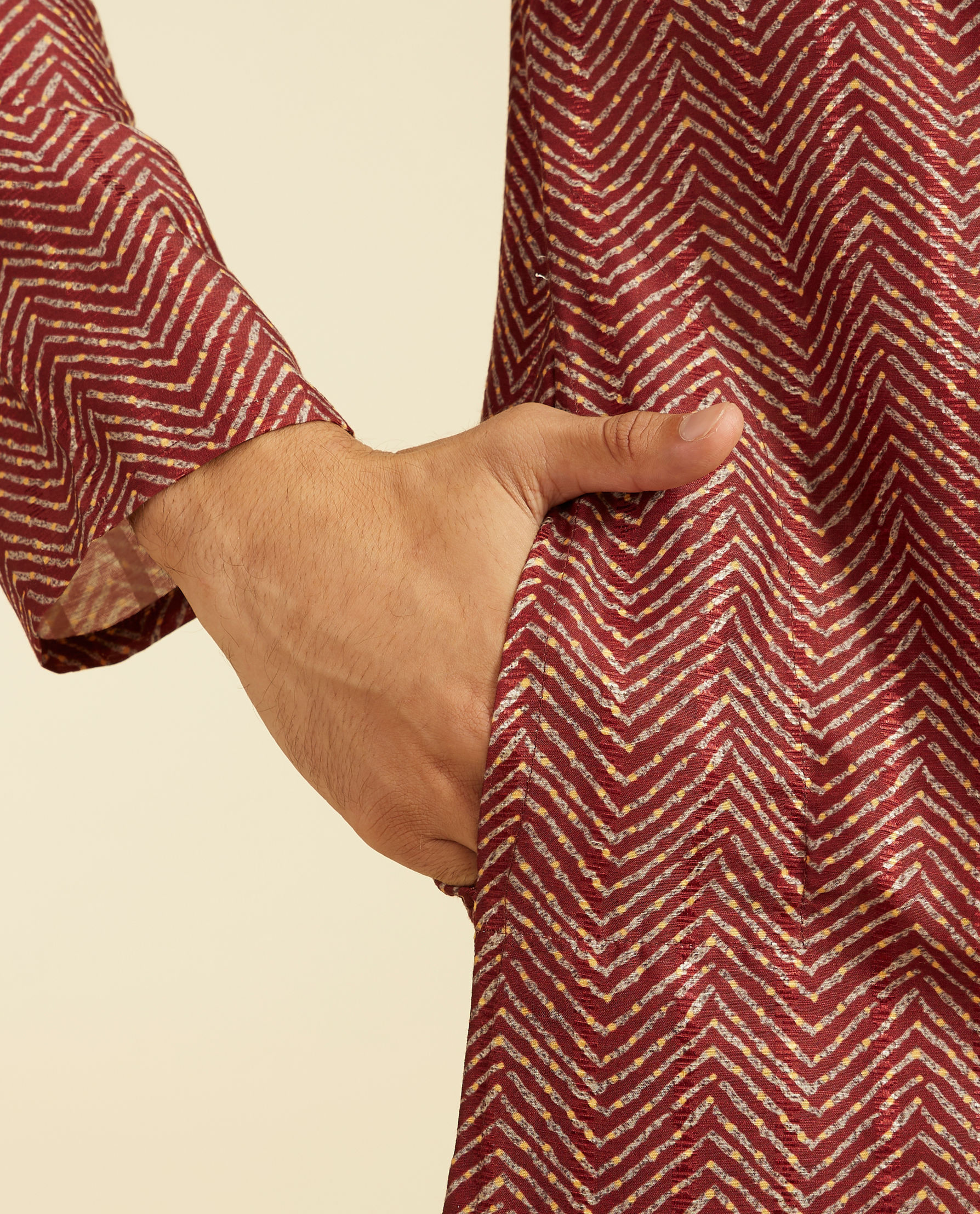 alt message - Diwas Men Mocha Brown Chevron Printed Kurta image number 3