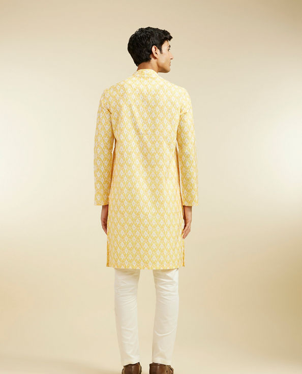 alt message - Diwas Men Yellow Iris Ikat Inspired Printed Kurta image number 4