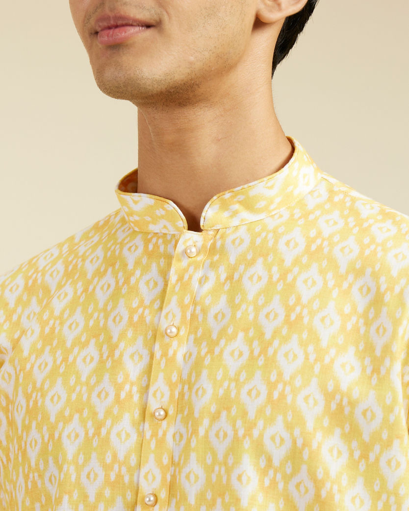 alt message - Diwas Men Yellow Iris Ikat Inspired Printed Kurta image number 1