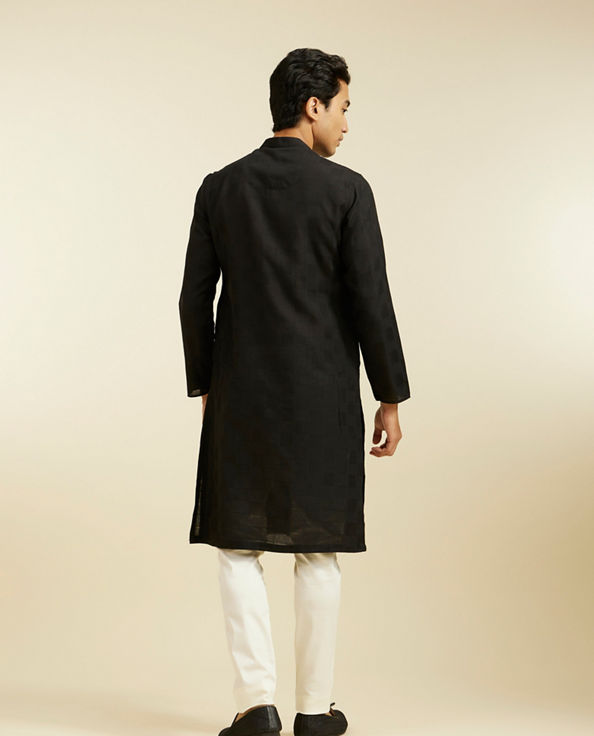 alt message - Diwas Men Ebony Black Self Textured Kurta image number 4