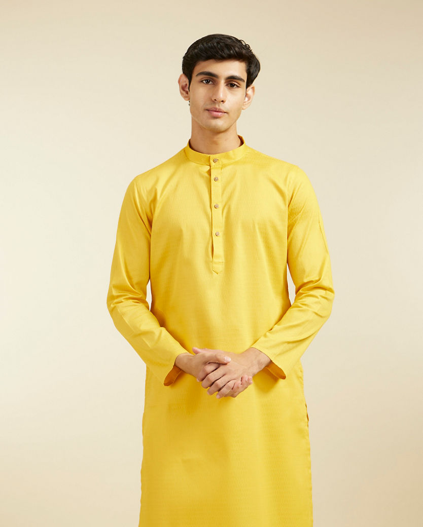 alt message - Diwas Men Mustard Yellow Honeycomb Patterned Kurta image number 0