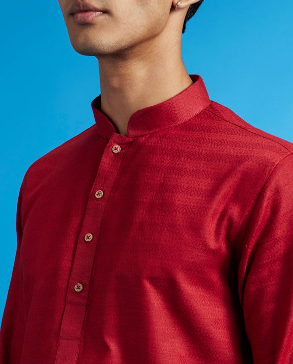 alt message - Diwas Men Maroon Red Lattice Patterned Kurta image number 1