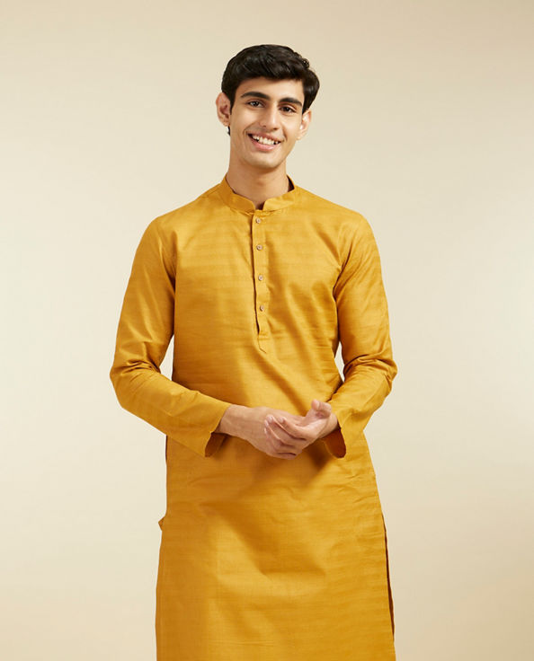 alt message - Diwas Men Mustard Yellow Lattice Patterned Kurta image number 0