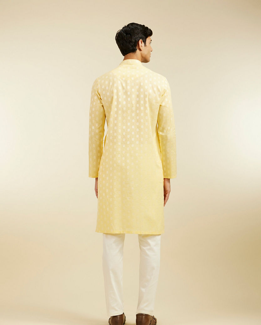 alt message - Diwas Men Sunlit Yellow Cotton Kurta image number 4