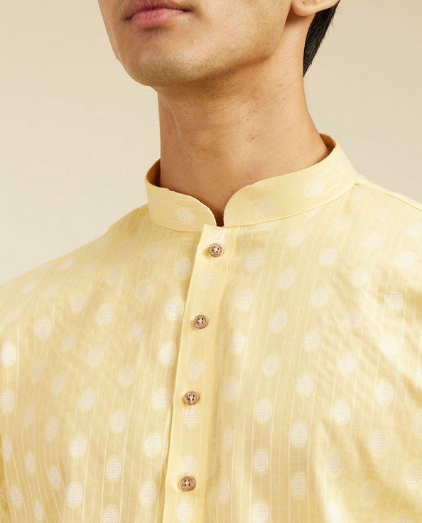 alt message - Diwas Men Sunlit Yellow Cotton Kurta image number 1