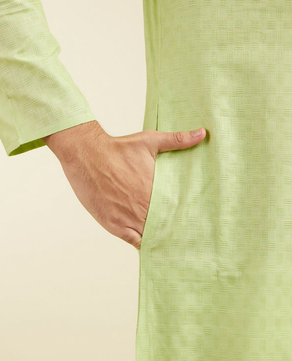 alt message - Diwas Men Soft Green Self Textured Kurta image number 3