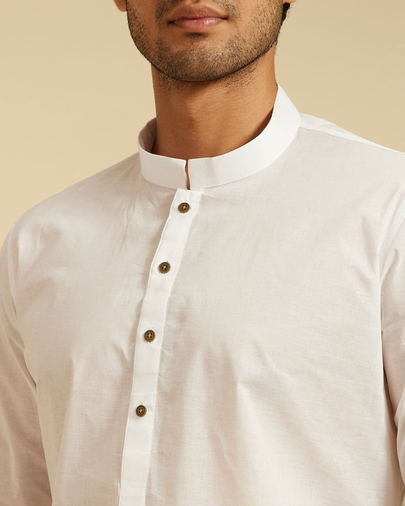 alt message - Diwas Men Ice White Plain Classic Kurta image number 1