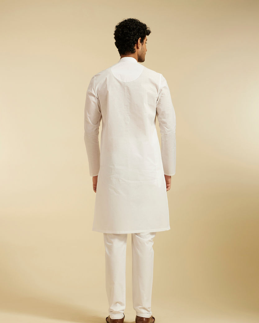 alt message - Diwas Men Ice White Plain Classic Kurta image number 3